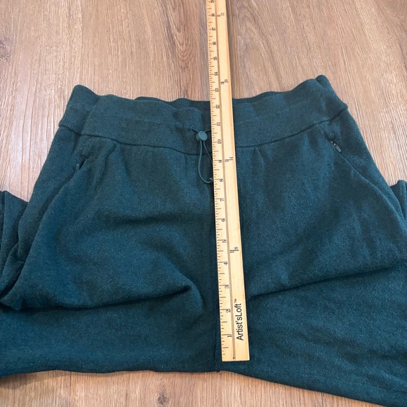 Lululemon Women’s Cotton-Cashmere Knit Mid Rise Jogger Pants Green Jasper Size 6 - Picture 10 of 11